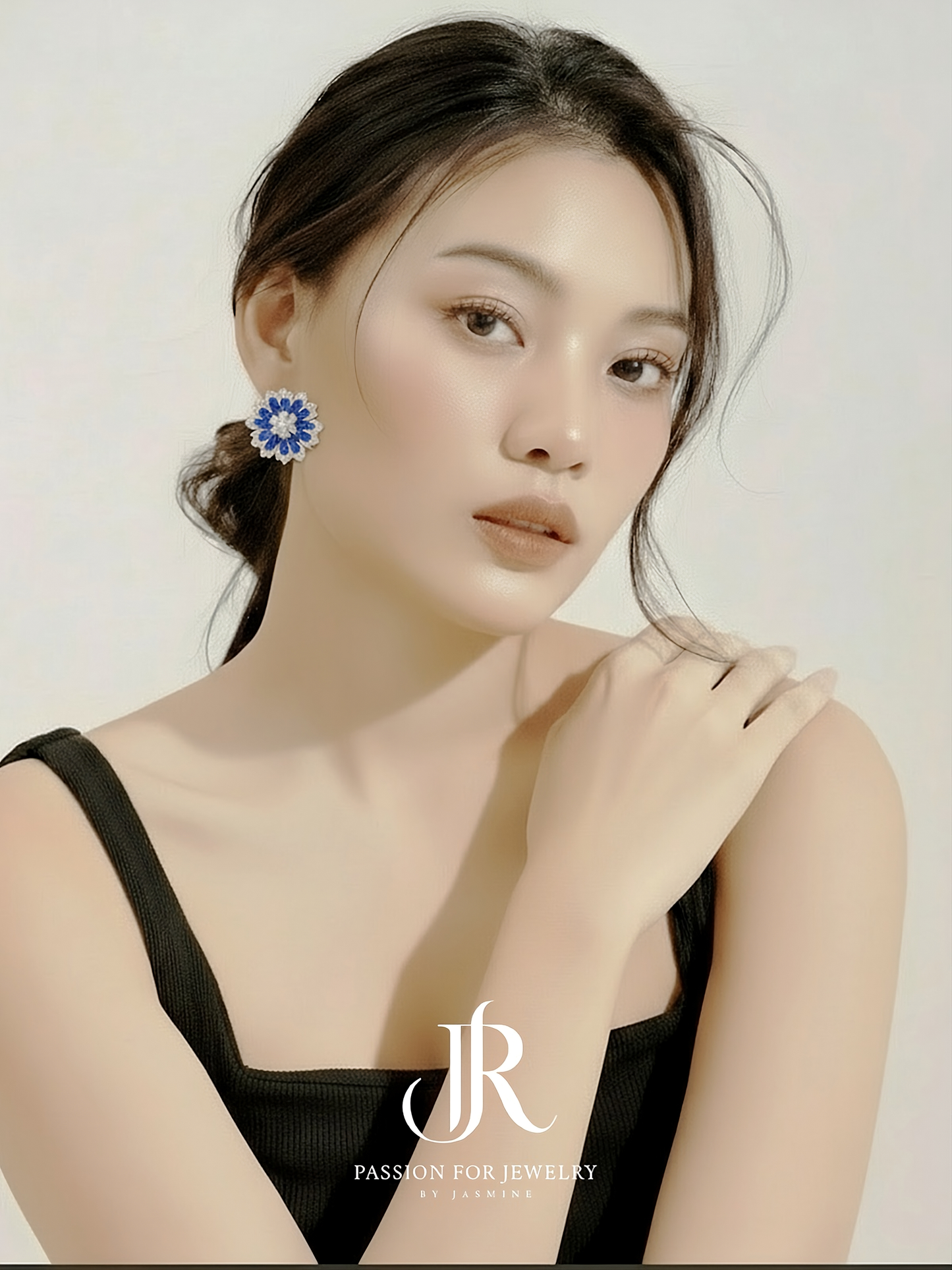 Chantilly Lace Collection: Intense Ocean Bloom Stud Earrings